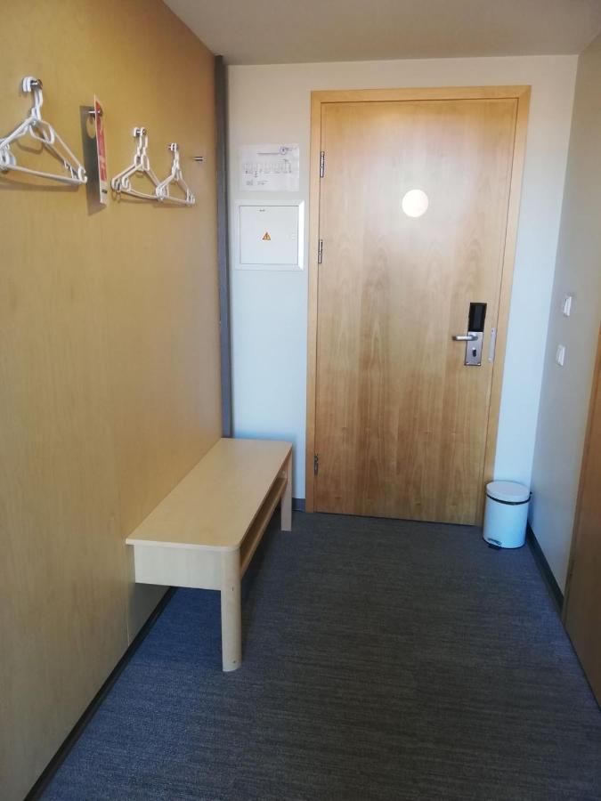 Zaliasis Slenis - Self Check-In Hotel - Free Parking Aukstkiemiai Esterno foto